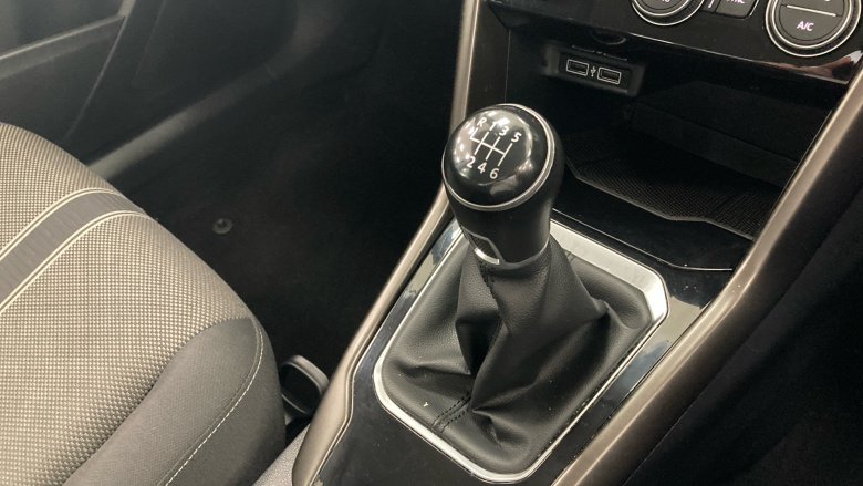 Volkswagen T-Roc 1.0 TSI SE 5dr Petrol Hatchback